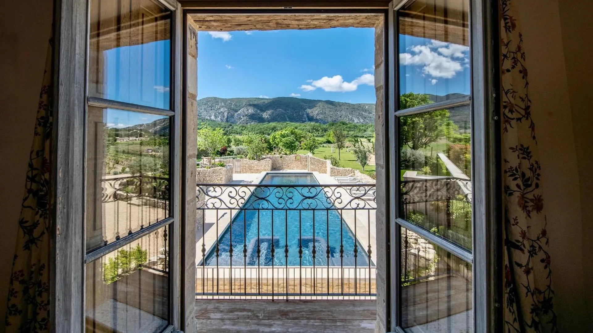 La Bastide Bed & Breakfast Oppede 0*,